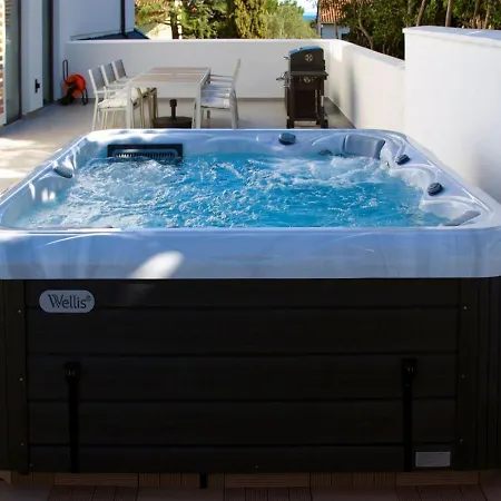 בית נופש Admiring Holiday In With Private Bubble Bath *