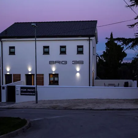 Admiring Holiday In With Private Bubble Bath בית נופש